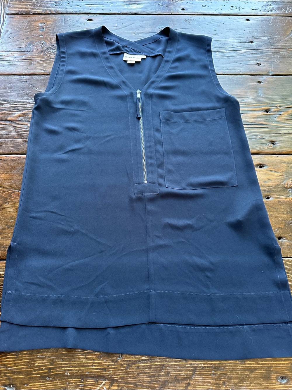 V-Neck Navy Sleeveless tunic with Front Zip and Pocket Size S
